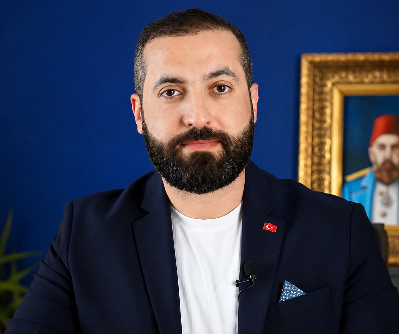 الصحافي والكاتب حمزة تكين